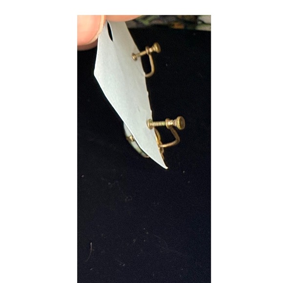 Vintage Porcelain Victorian Courting Couple Screw Back Elegant Gold Tone - Picture 3 of 5